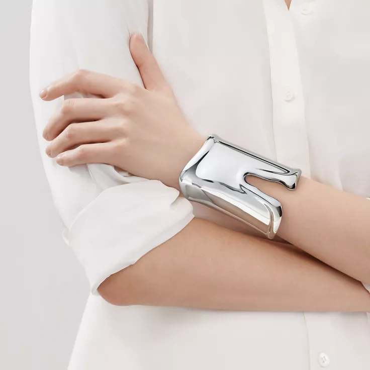 Elsa Peretti&reg;:Large Bone Cuff in Sterling Silver, 95 mm Wide, 1