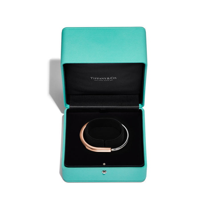 Collezione Lock by Tiffany:Bracciale in oro rosa e bianco con diamanti pavé a mezzo giro numero immagine 6