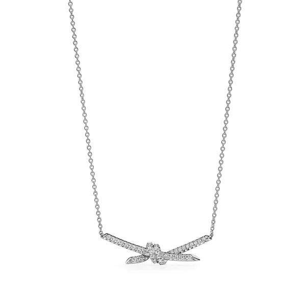 Pendant in White Gold with Diamonds