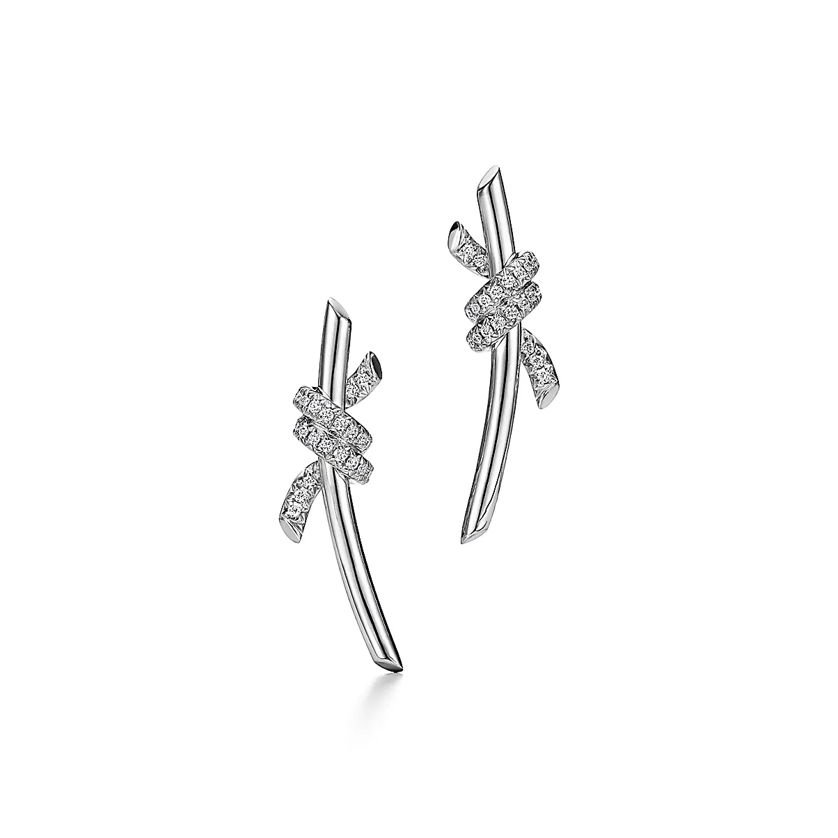 Tiffany Knot Earrings 18K 화이트 골드와 팔라듐 다이아몬드 One Scale