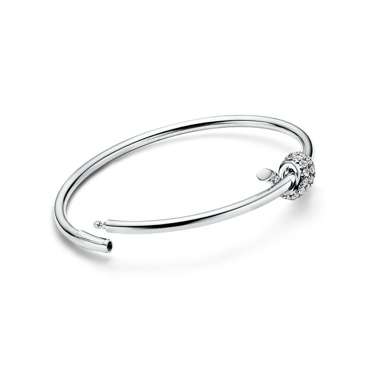 Tiffany Knot:Wire Bangle in White Gold with Diamonds image number 4