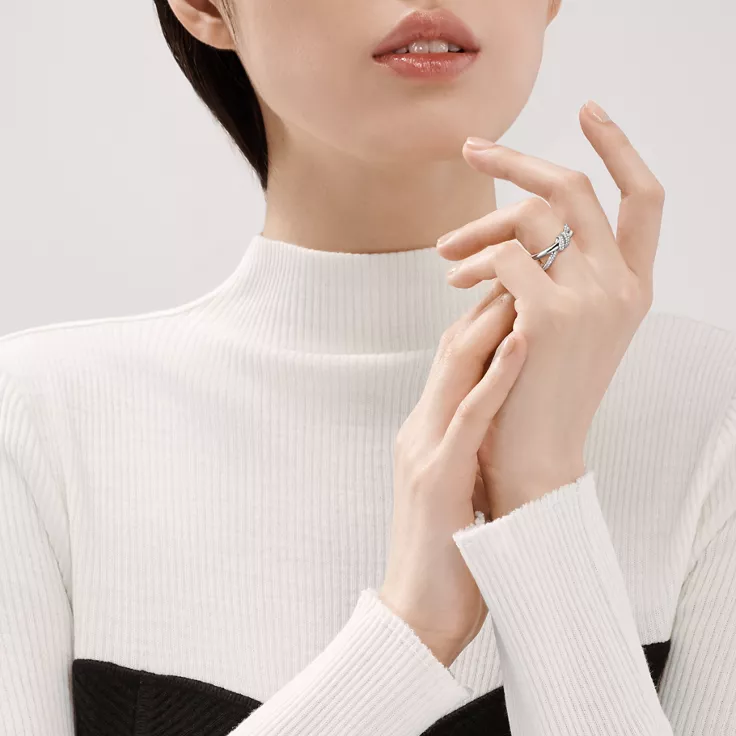 Tiffany Knot:Double Row Ring in White Gold with Diamonds, 1