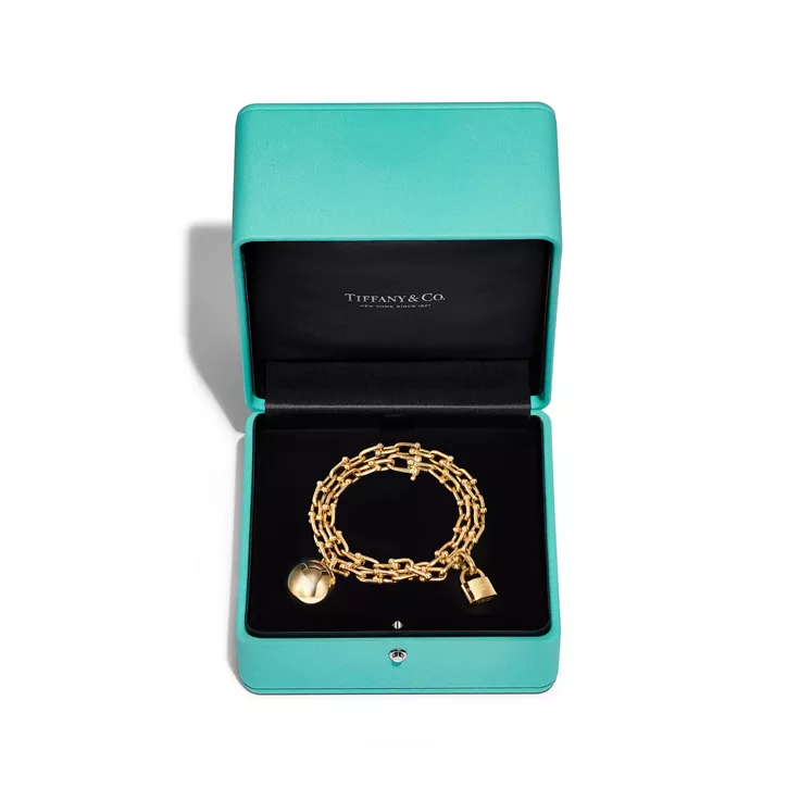 Tiffany HardWear:Small Wrap Bracelet in Yellow Gold, 11
