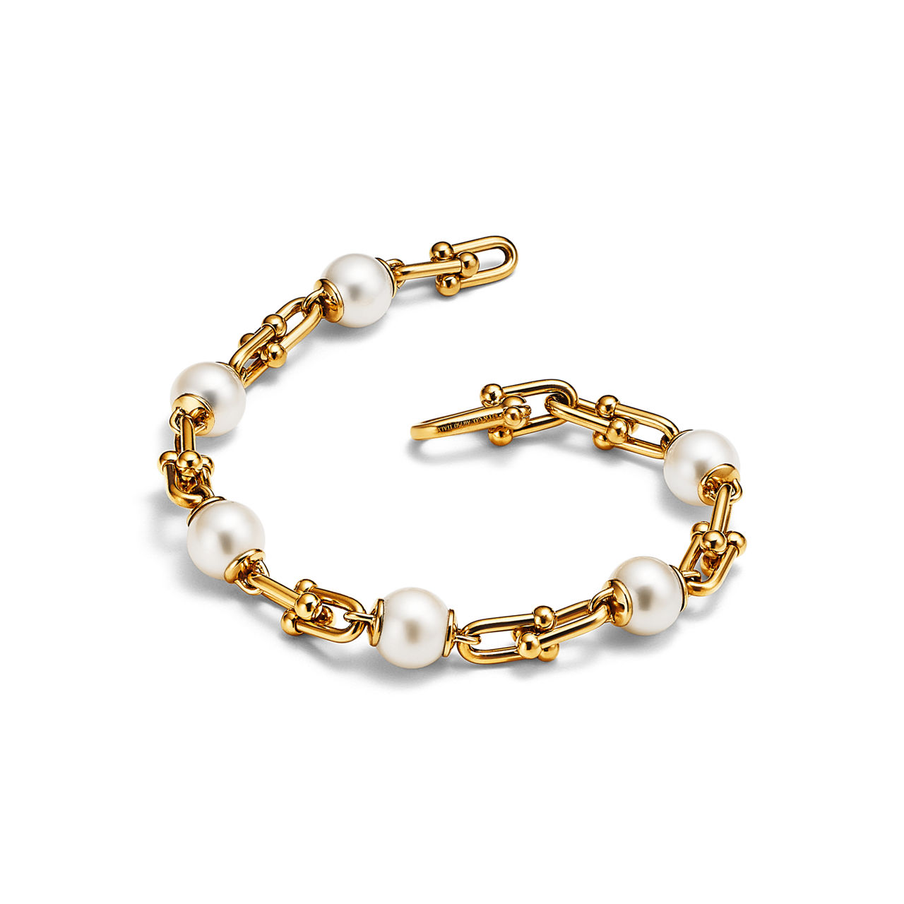 Tiffany HardWear:Link Bracelet in Yellow Gold with Freshwater Pearls image number 3