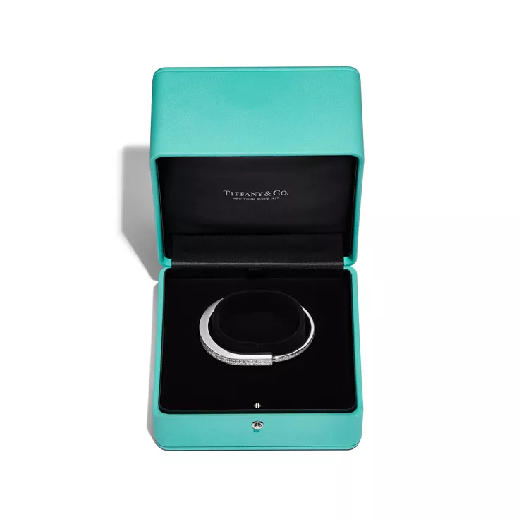 Tiffany Lock:Bangle in White Gold with Full Pav&eacute; Diamonds, 6