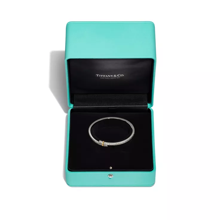 Tiffany Edge:Bracelet jonc Bypass à charnière en platine 950 millièmes, or jaune 18 carats et diamants, 5