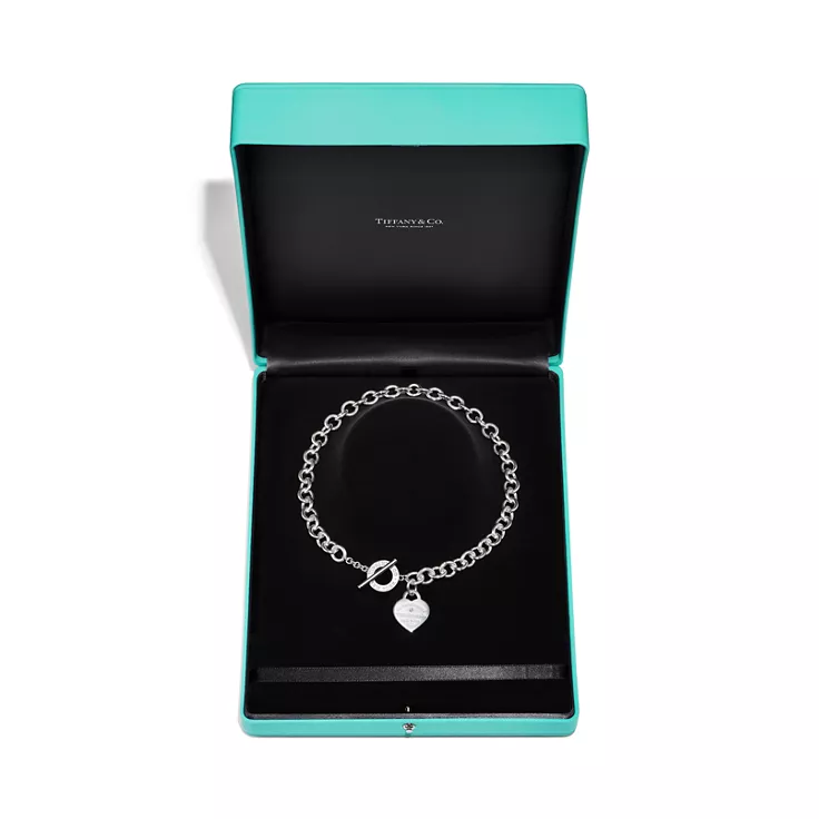 Return to Tiffany®:Heart Tag Necklace in Silver with a Diamond, Medium, 5