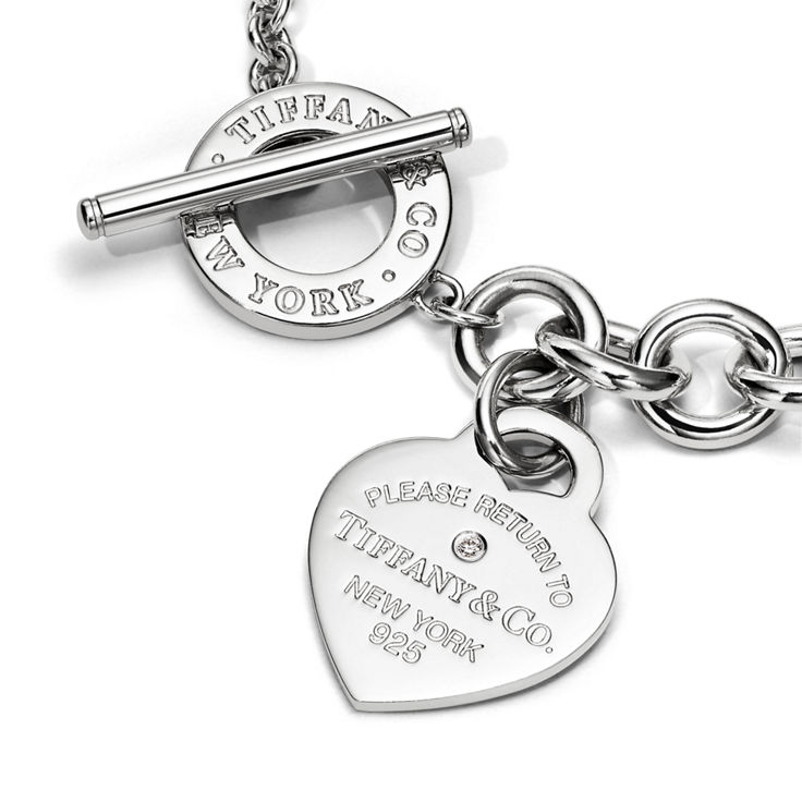 Return to Tiffany™:Heart Tag Bracelet in Silver with a Diamond, Medium image number 4