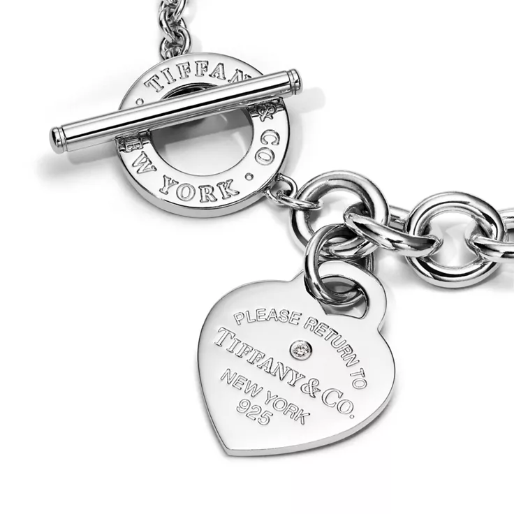 Return to Tiffany&reg;:Heart Tag Bracelet in Silver with a Diamond, Medium, 4