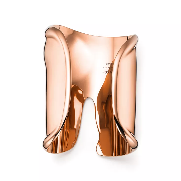 Elsa Peretti&reg;:Large Bone Cuff in Rose Gold, 95 mm Wide, 2