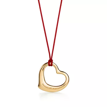 Elsa Peretti®:Open Heart Pendant in Yellow Gold, 36 mm, 2