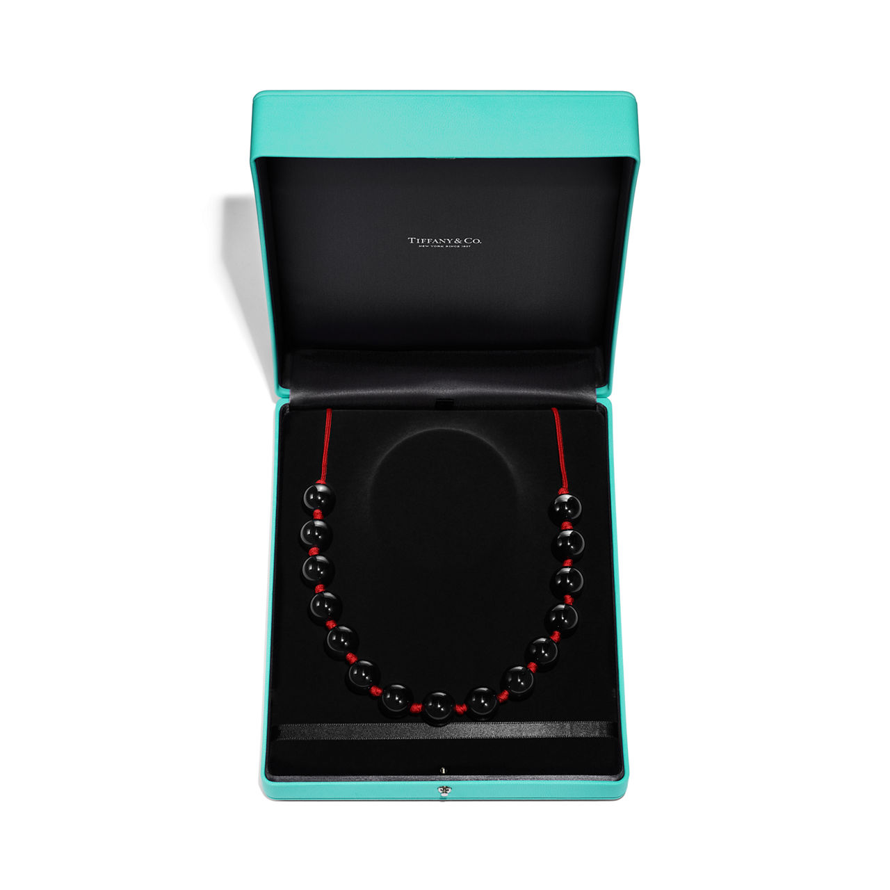 Elsa Peretti®:Sphere Necklace in Black Jade with Red Silk image number 3