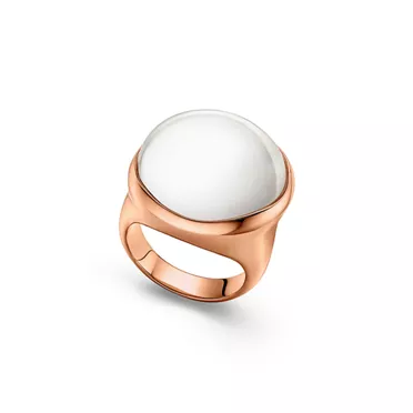 Elsa Peretti®:Cabochon Ring in Rose Gold with Rock Crystal, 2