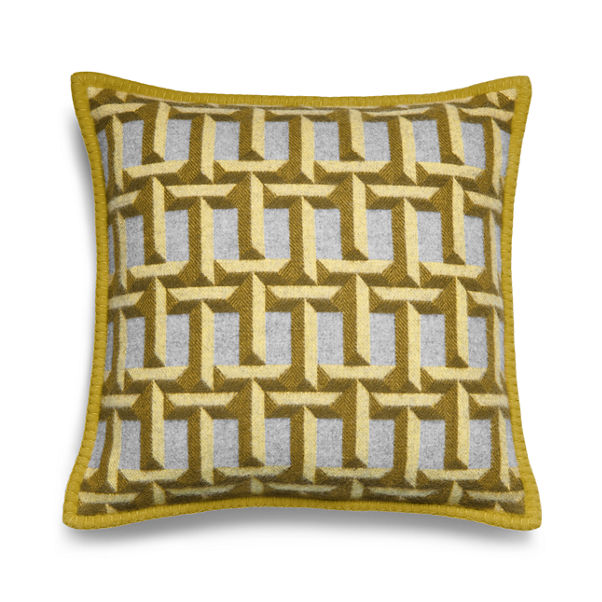 Collezione Tiffany T:Cuscino T True in cashmere e lana giallo citrino