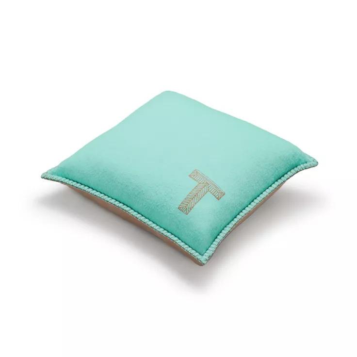Collezione Color Block:Cuscino in cashmere e lana color Tiffany Blue® e color cammello, 1