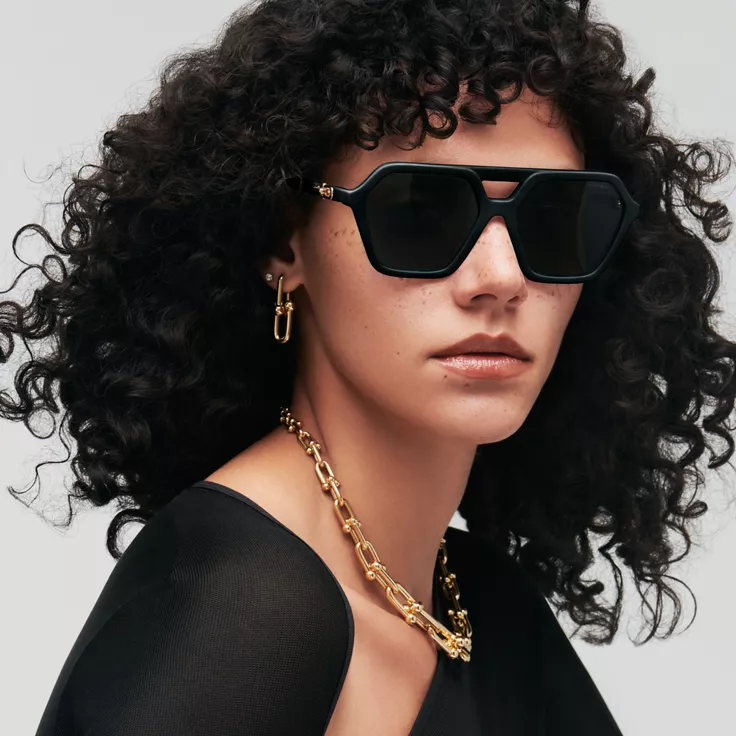 Tiffany HardWear:Sunglasses in Black Acetate with Dark Gray Lenses, 1