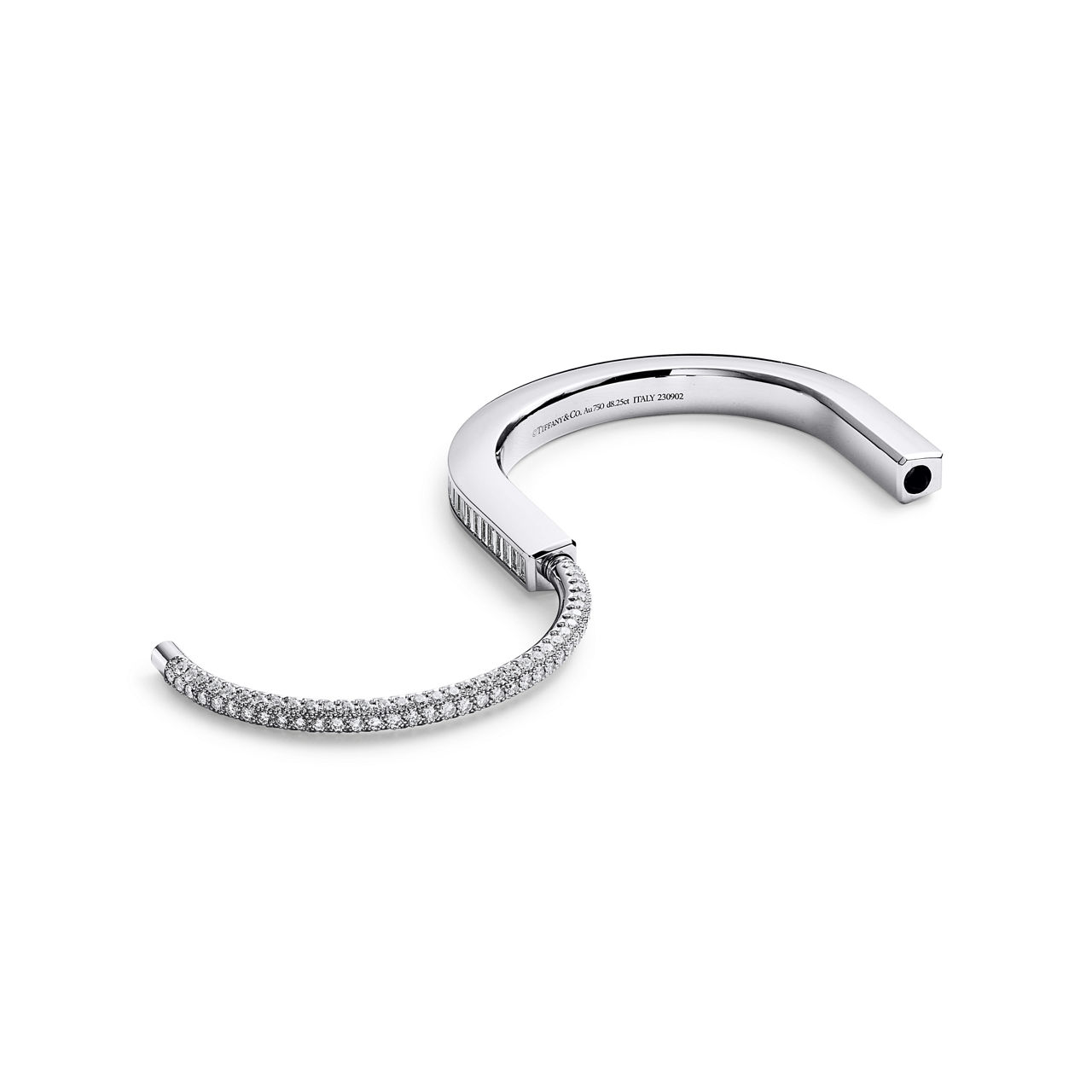 Tiffany Lock:Bracelet jonc en or blanc 18 carats avec diamants pavés et taille baguette numéro dimage {1}