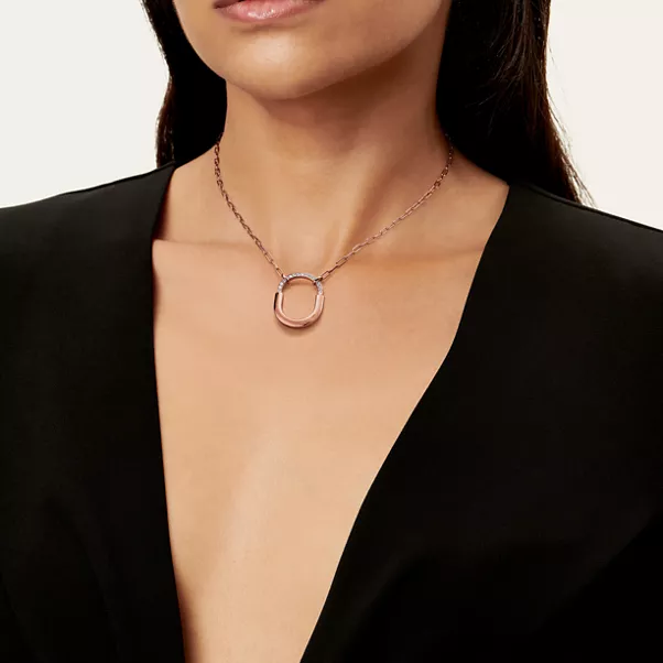 Pendant in Rose Gold with Diamonds, Medium