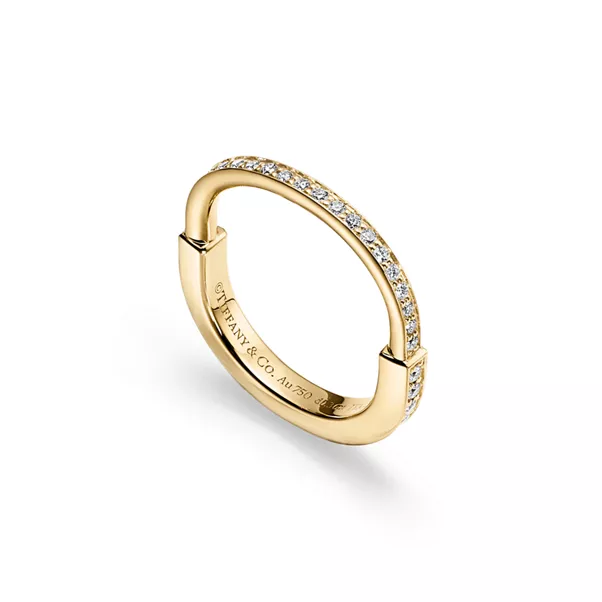 Ring in Yellow Gold with Pavé Diamonds