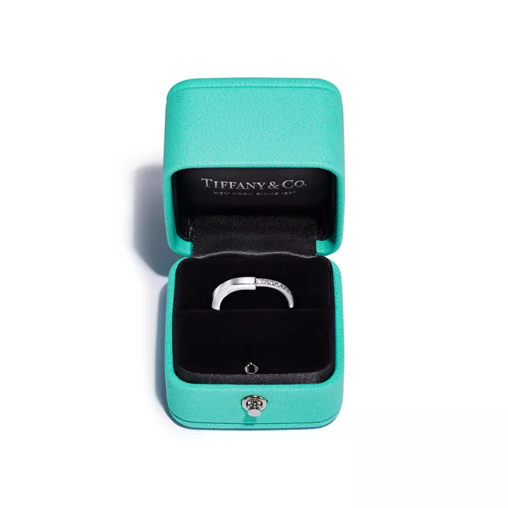 Tiffany Lock:Ring in White Gold with Diamonds, 5