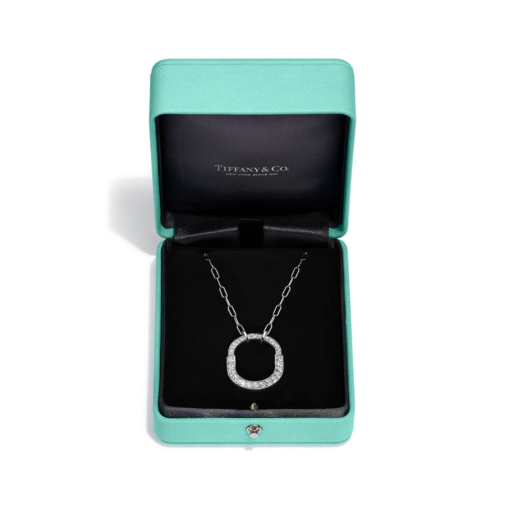 Tiffany Lock:Pendant in White Gold with Pavé Diamonds, Medium image number 5