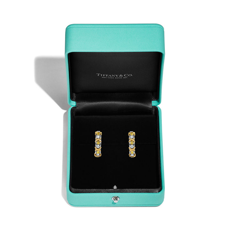 Sixteen Stone par Tiffany:Boucles d’oreilles créoles avec diamants jaunes et blancs numéro dimage {1}