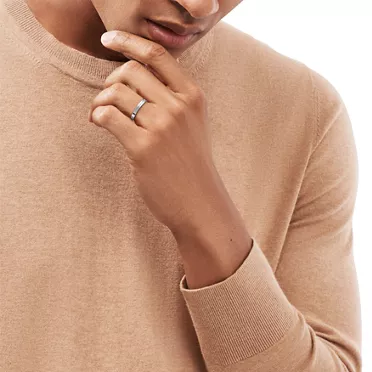 T&CO.®:Band Ring in Platinum with a Diamond, 2