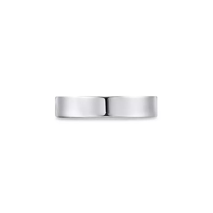 T&CO.&reg;:Band Ring in Platinum with a Diamond, 4