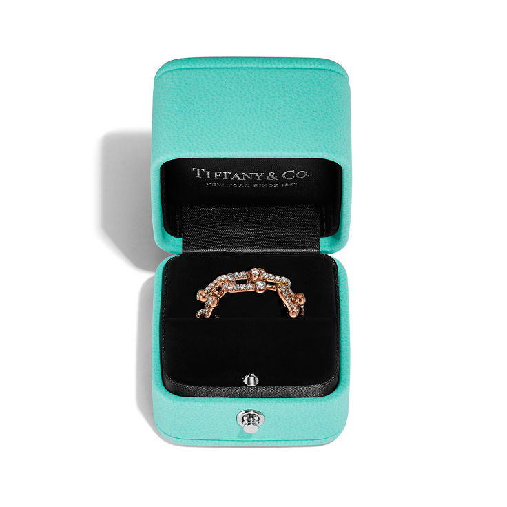 Tiffany HardWear:Ring mit kleinen Gliedern in Roségold mit Pavé-Diamanten Bildnummer 5