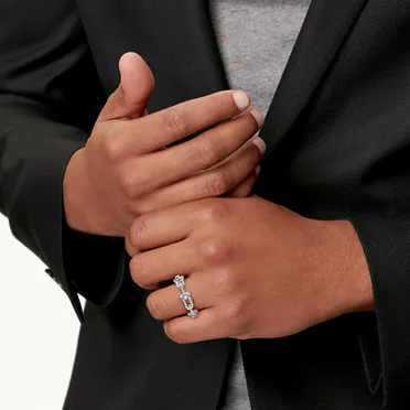 Tiffany HardWear:Small Link Ring in White Gold with Pav&eacute; Diamonds, 2