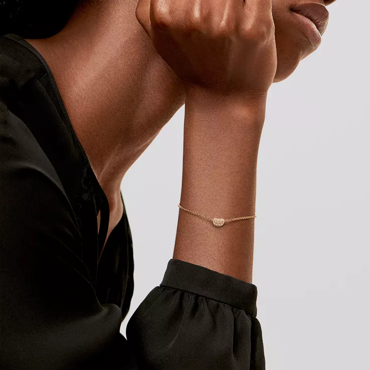 Elsa Peretti®:Bean® design Bracelet in Yellow Gold with Diamonds, 1