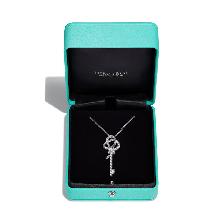 Tiffany Knot:Large Key Pendant in Platinum with Diamonds image number 5