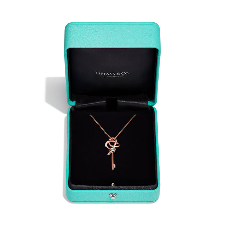 Tiffany Knot:Small Key Pendant in Rose Gold with Diamonds image number 5