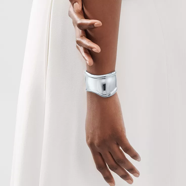 Elsa Peretti&reg;:Small Bone Cuff in Sterling Silver, 1