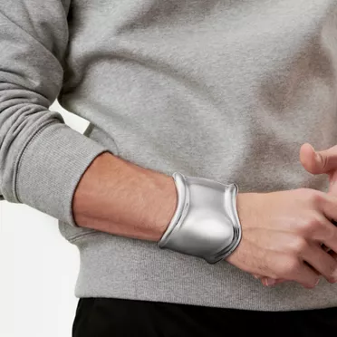 Elsa Peretti&reg;:Medium Bone Cuff in Sterling Silver, 61 mm Wide, 2