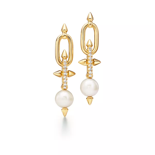 Pearl Earrings in Yellow Gold with Diamonds
