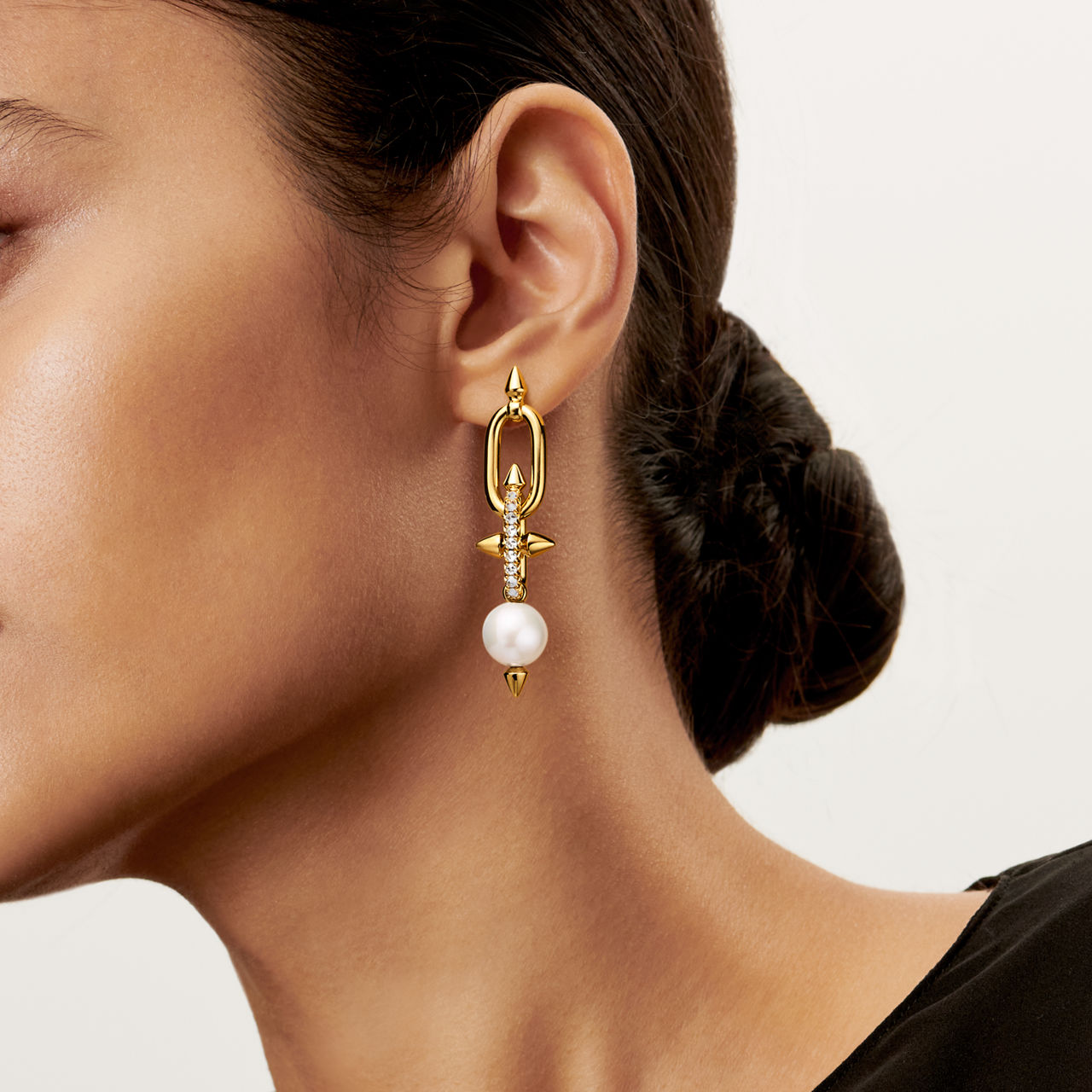 Perlenohrringe in Gelbgold mit Diamanten