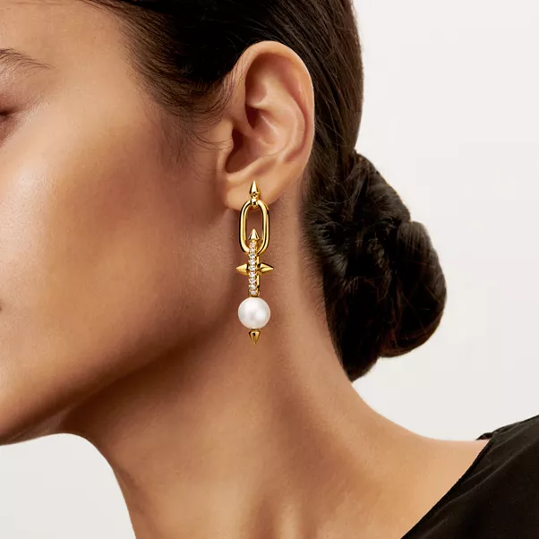 Pearl Earrings in Yellow Gold with Diamonds