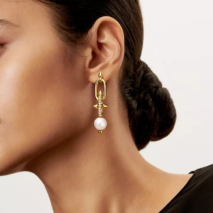 Tiffany Titan by Pharrell Williams:Pearl Earrings in Yellow Gold with Diamonds, 1