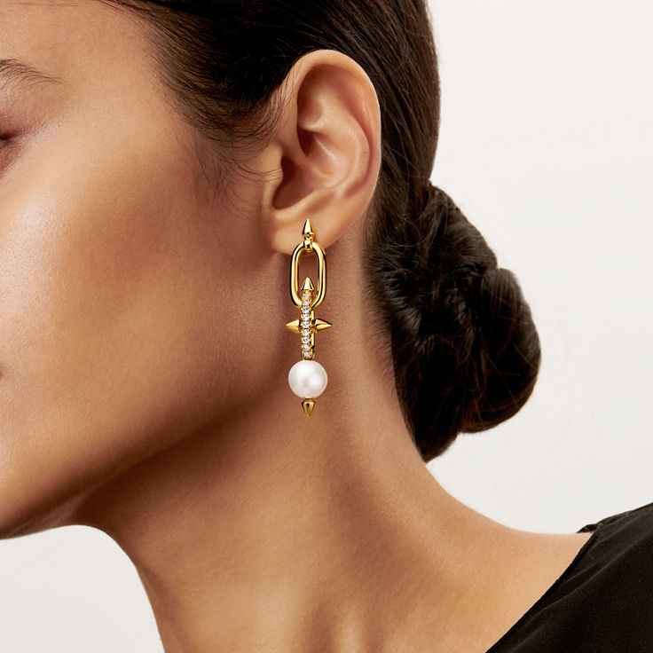 Tiffany Titan by Pharrell Williams:Pearl Earrings in Yellow Gold with Diamonds image number 1