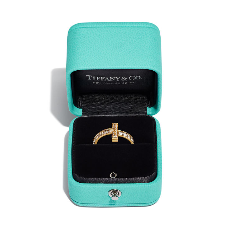 Tiffany T:T1 Narrow Ring in Yellow Gold with Diamonds image number 5