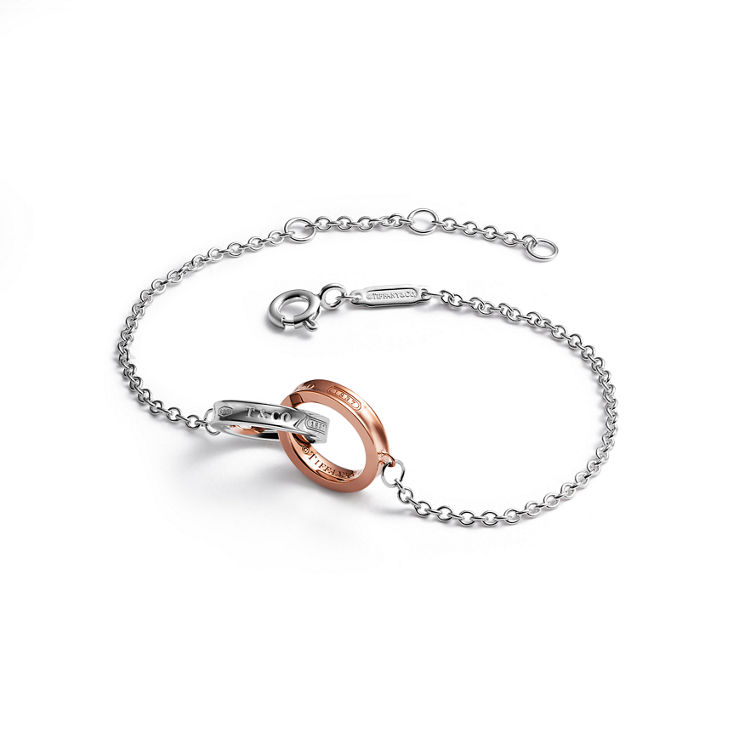 Tiffany 1837®:Interlocking Circles Chain Bracelet in Sterling Silver and Rose Gold image number 4