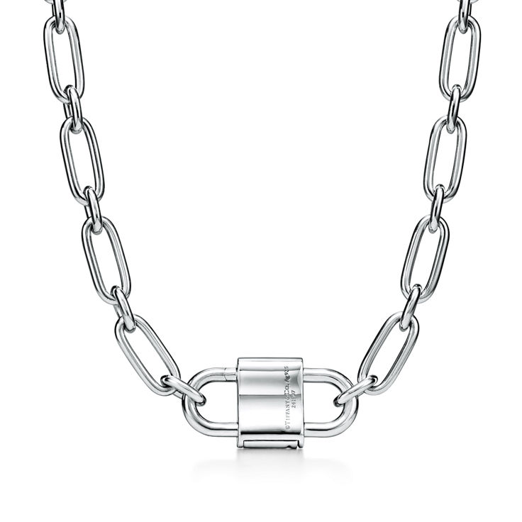 Tiffany 1837™:Large Double Lock Necklace in Sterling Silver image number 4