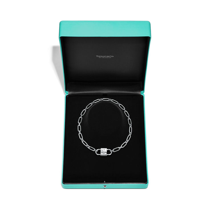 Tiffany 1837™:Large Double Lock Necklace in Sterling Silver image number 6