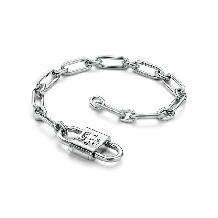 Tiffany 1837™:Mittelgroßes Doppelschloss-Armband in Sterlingsilber Bildnummer 4