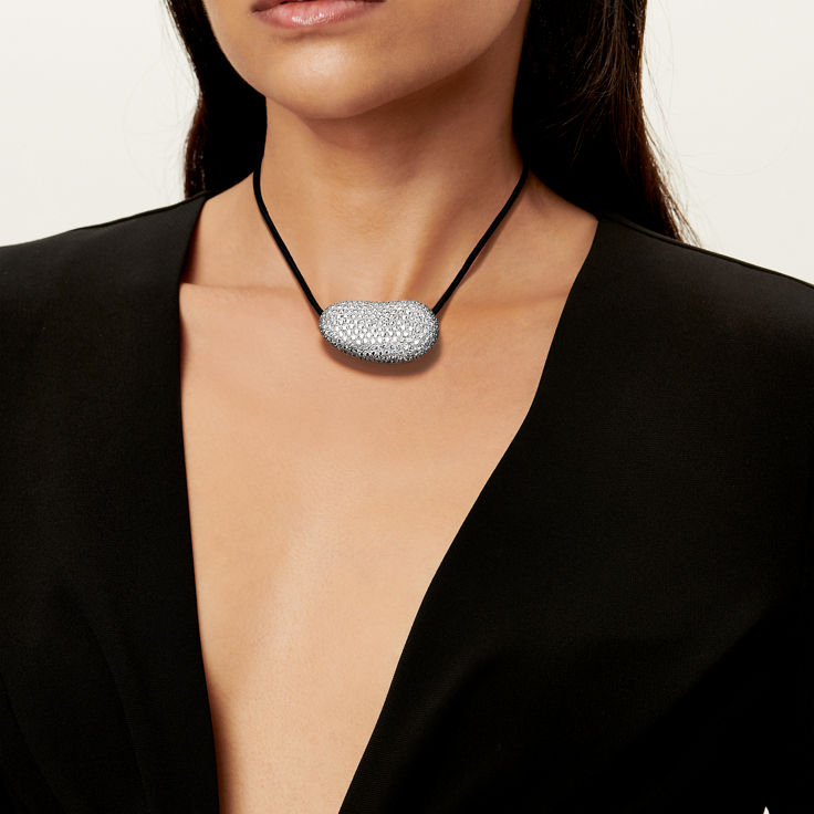 Elsa Peretti®:Bean® design Necklace in Platinum with Pavé Diamonds image number 1
