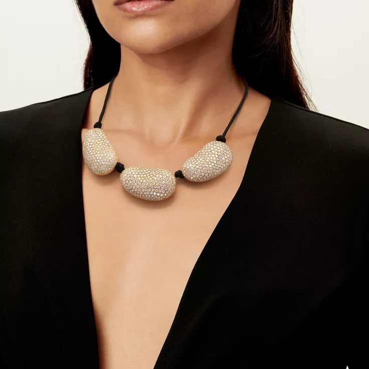 Elsa Peretti®:Bean® design Necklace in Yellow Gold with Diamonds, 1