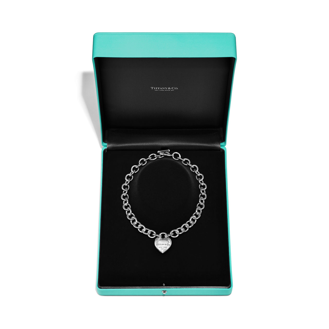 Return to Tiffany™:Full Heart Toggle Necklace in Sterling Silver image number 6