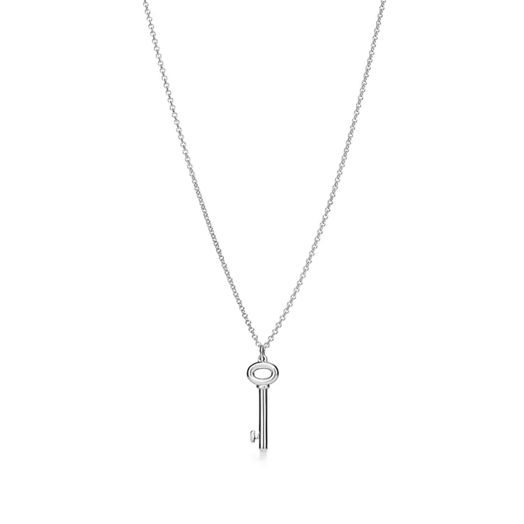 Return to Tiffany®:Full Heart Toggle Necklace in Sterling Silver, 10