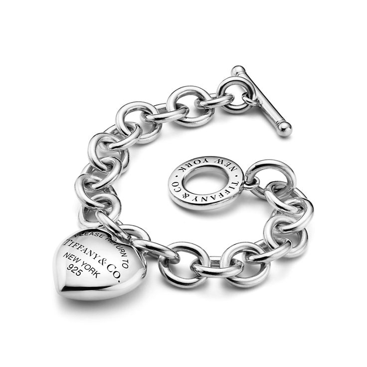 Return to Tiffany™:Full Heart Toggle Bracelet in Sterling Silver image number 4